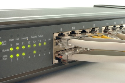   SDSL Internet Agrgs  16Mb SDSL 16Mb (2x8Mb) : Load Balancing, QoS (pour VoIP), failover backup, VPN